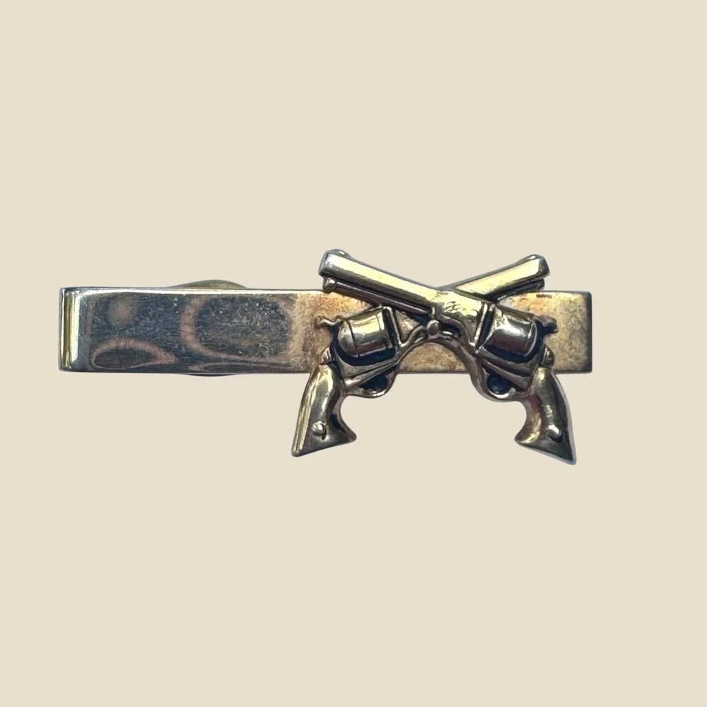 Vtg Swank Crossed Revolvers Gold Tone Cufflinks and Tie Clip Set Western Retro